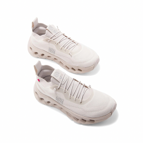 LOEWE x OnCloudtilt Sand